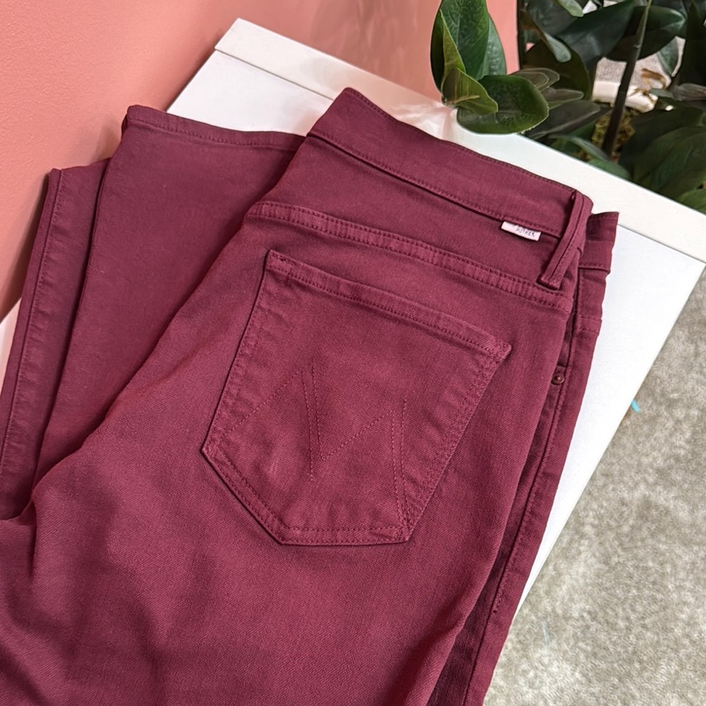 MOTHER High Waisted Weekender Skimp Burgundy Jeans